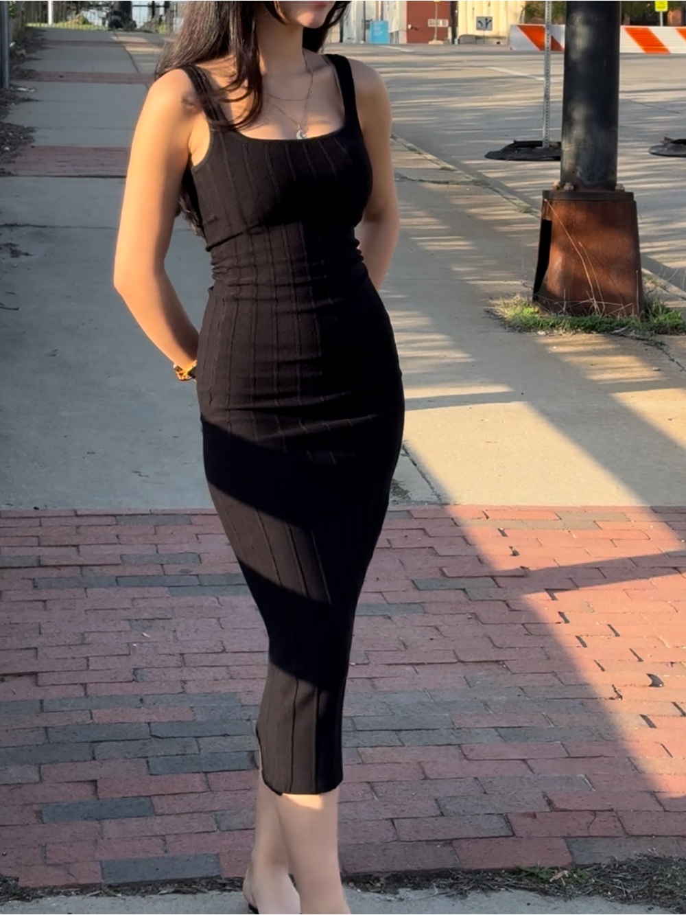 Women’s Sleek Black Ribbed Bodycon Midi Dress